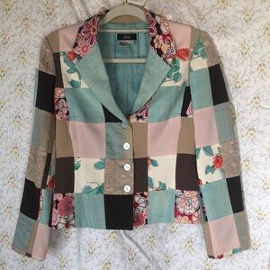 JON multi colored women’s patchwork jacket/blazer. Size 8. Vintage.